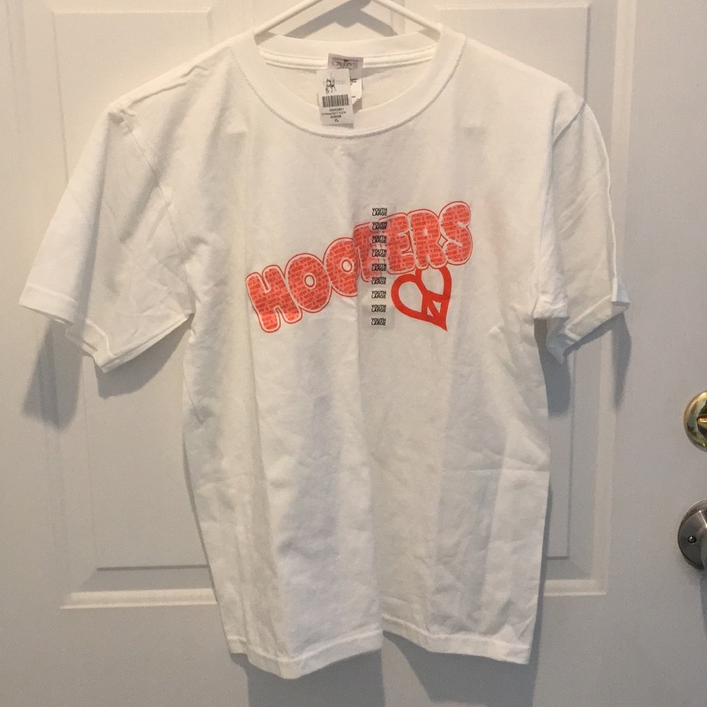 New Youth Unisex Hooters Love Peace T-Shirt Size Large